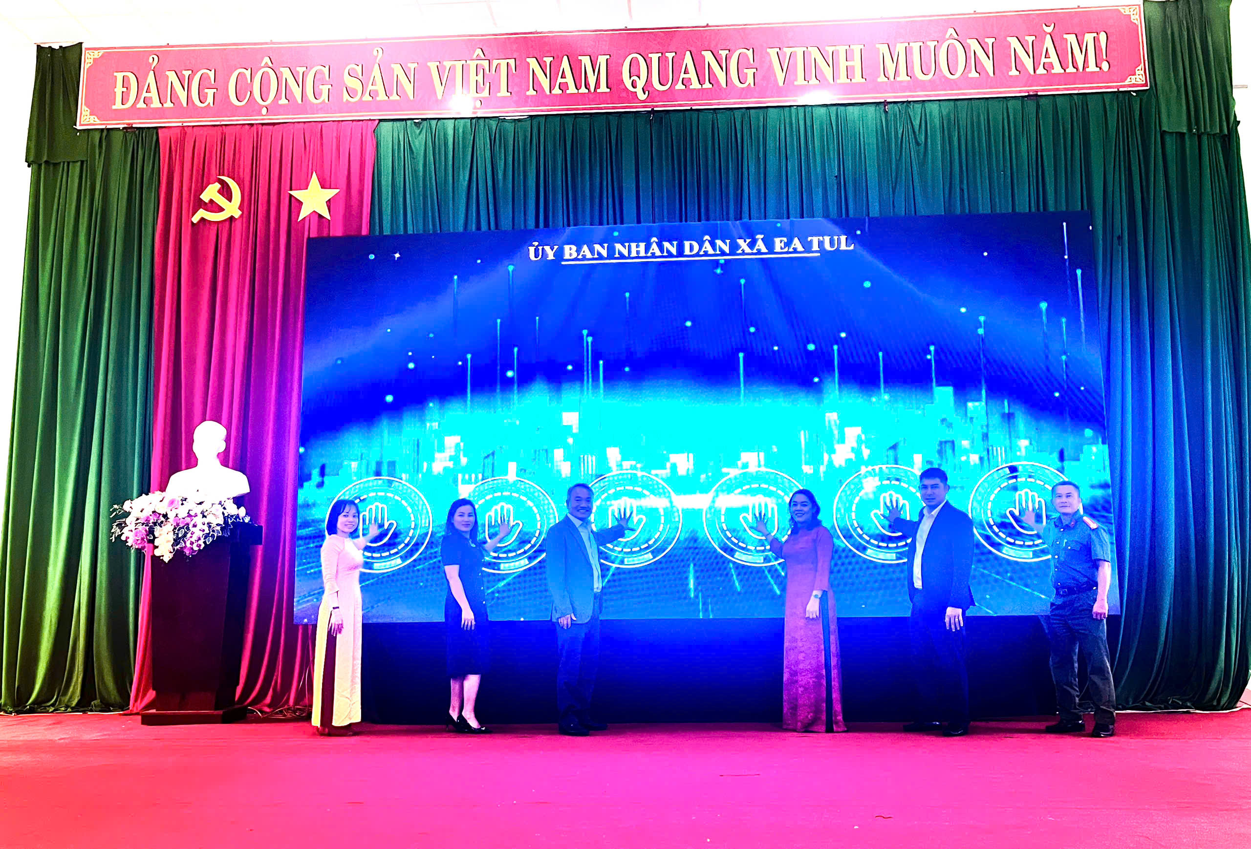 XÃ EATUL TỔ CHỨC LỄ PHÁT ĐỘNG PHONG TRÀO BÌNH DÂN HỌC VỤ SỐ